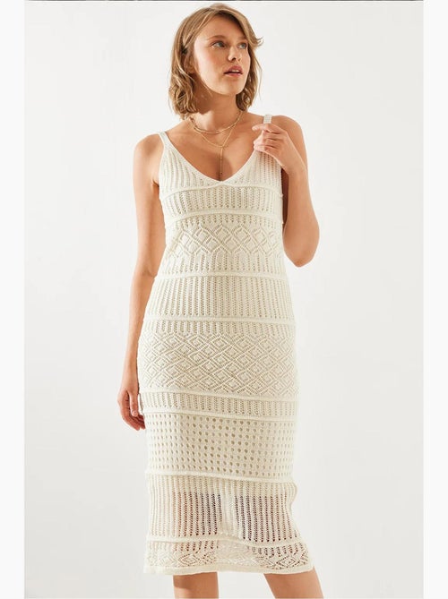 Vestido de malha vazada com alça fina lucci - Kiabi Vestido de malha vazada com alça fina lucci - Kiabi