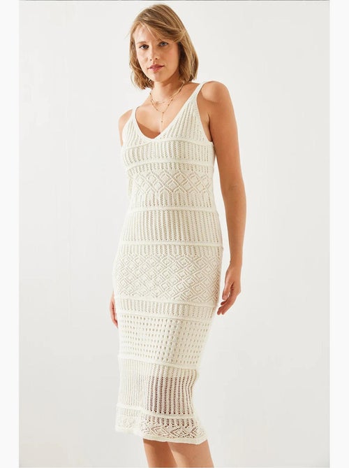 Vestido de malha vazada com alça fina lucci - Kiabi Vestido de malha vazada com alça fina lucci - Kiabi