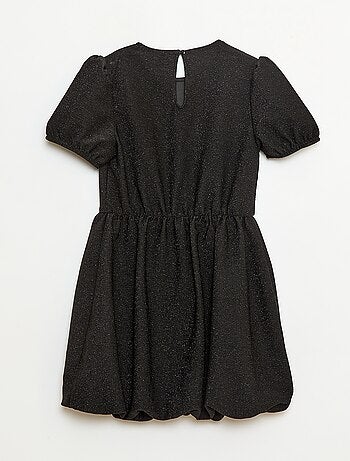 Vestido de manga curta com lantejoulas por todo o lado