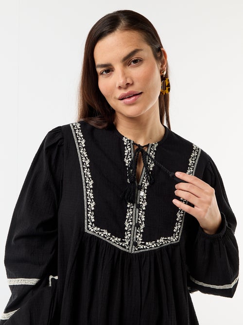 Vestido de maternidade bufante com bordados - Kiabi