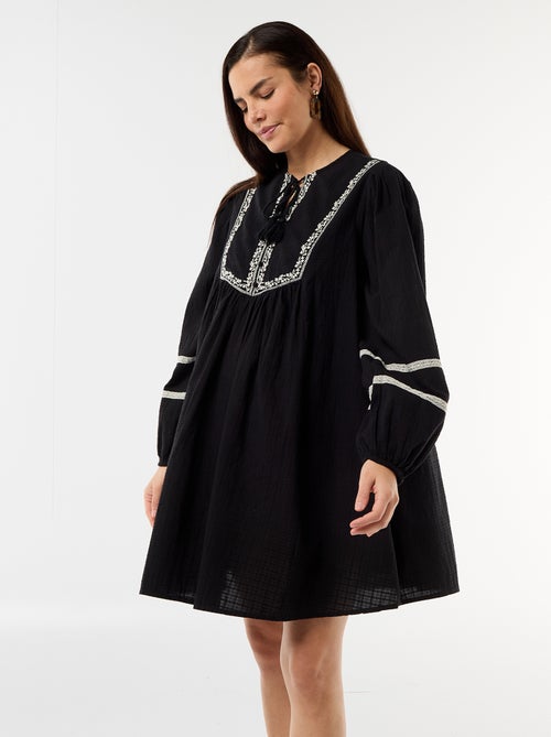 Vestido de maternidade bufante com bordados - Kiabi