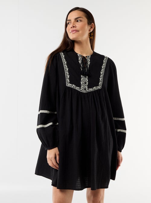 Vestido de maternidade largo com bordados - Kiabi