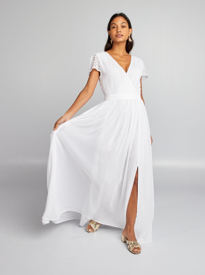Vestido de noiva com cauda e parte de cima bordada Branco - Kiabi