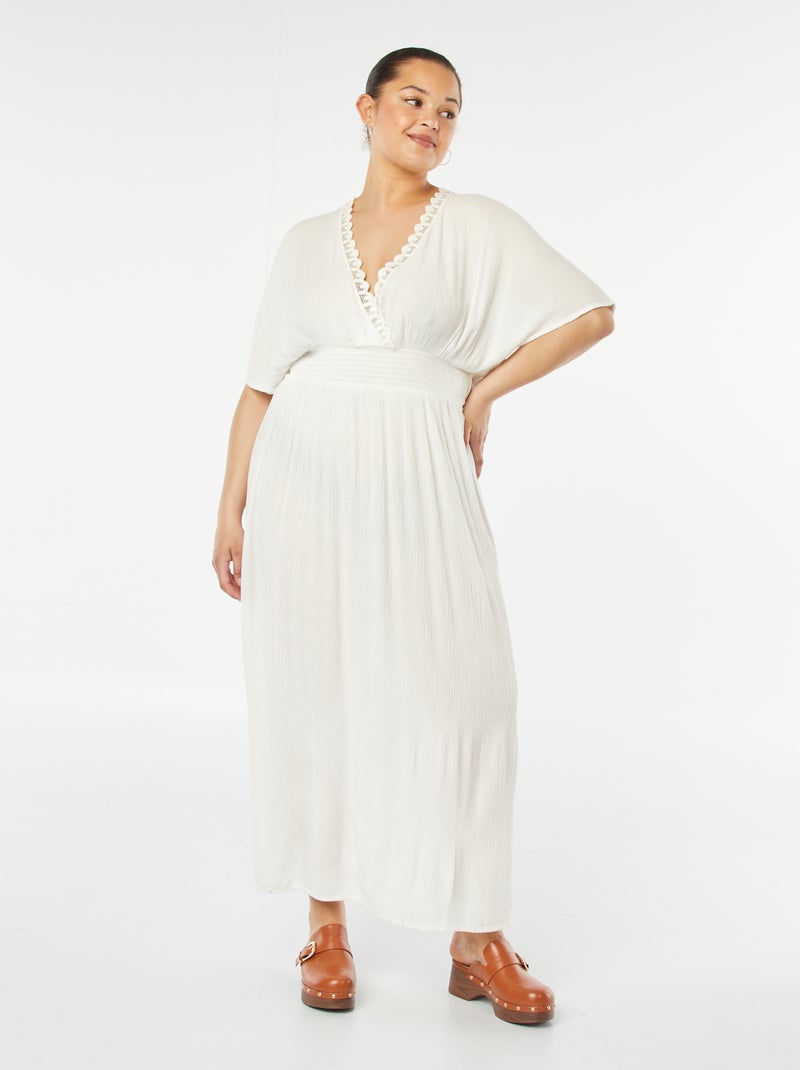 Vestido de praia comprido em malha crepe com pormenores em macramé Branco - Kiabi