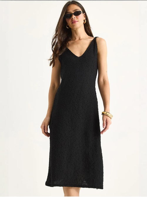 Vestido de verão em malha com detalhe às riscas nas costas lucci - Kiabi Vestido de verão em malha com detalhe às riscas nas costas lucci - Kiabi