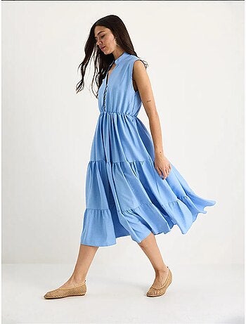 Vestido de verão em modal às riscas, com cintura elástica, decote em v e folhos lucci