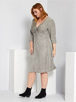 Vestido dourado com decote cruzado - Kiabi