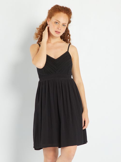 Vestido em crepe com croché - Kiabi