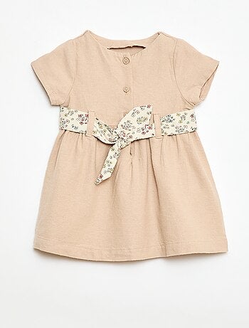 Vestido em linho misto com cinto