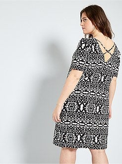 Vestido em malha com pormenor atrás - Kiabi