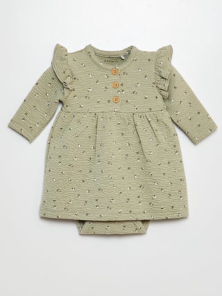 Vestido em malha crepe e com folhos com motivo