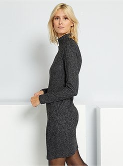 Vestido em malha peluche com gola subida - Kiabi