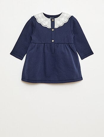 Vestido em moletom com gola em voile de algodão bordado