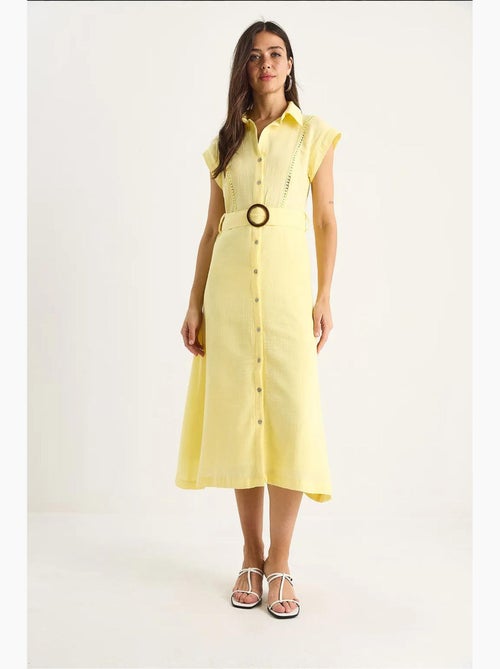 Vestido em musselina com detalhe em renda, fecho de botões, cinto e forro lucci - Kiabi Vestido em musselina com detalhe em renda, fecho de botões, cinto e forro lucci - Kiabi
