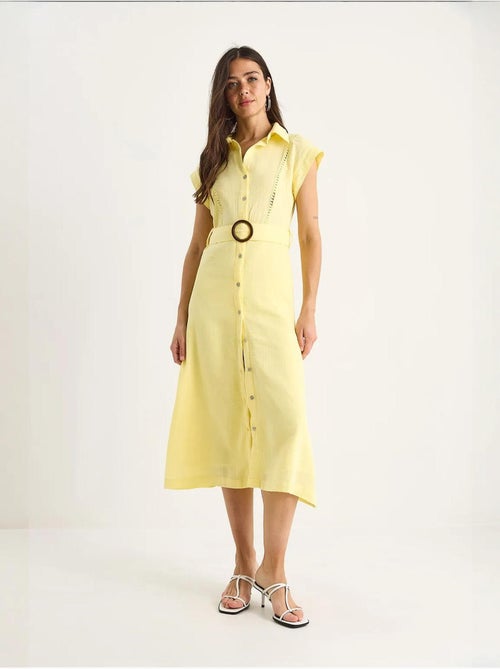 Vestido em musselina com detalhe em renda, fecho de botões, cinto e forro lucci - Kiabi Vestido em musselina com detalhe em renda, fecho de botões, cinto e forro lucci - Kiabi