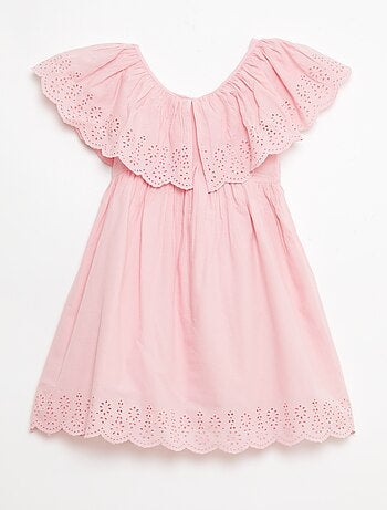 Vestido em propolina com detalhes em bordado inglês