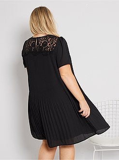 Vestido em renda com pregas - Kiabi