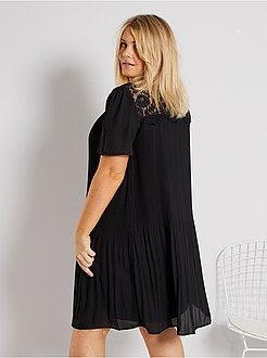 Vestido em renda com pregas - Kiabi