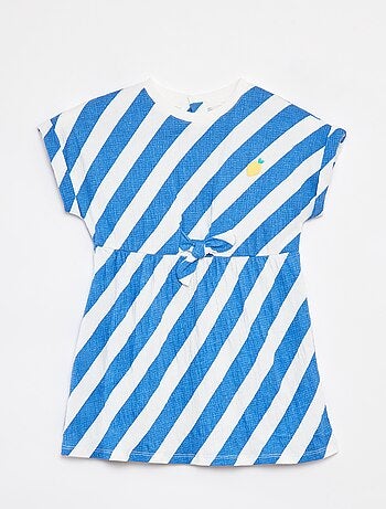 Vestido em tecido crepe com abertura com molas de pressão atrás