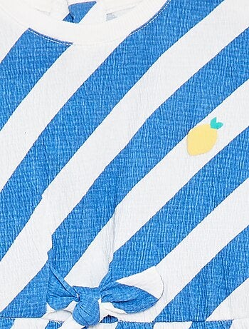 Vestido em tecido crepe com abertura com molas de pressão atrás