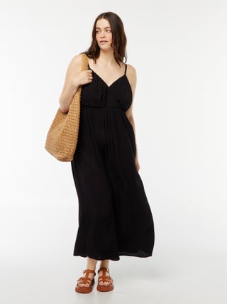 Vestido em tecido crepe com alças finas