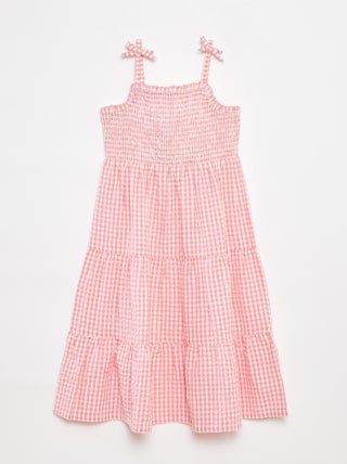 Vestido em tecido crepe com favos de mel na parte de cima