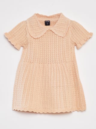 Vestido em tricô com gola claudine