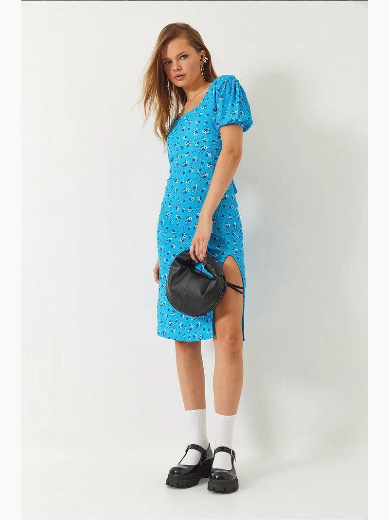 Vestido floral com decote quadrado e detalhe nas costas e manga curta lucci Azul claro - Kiabi