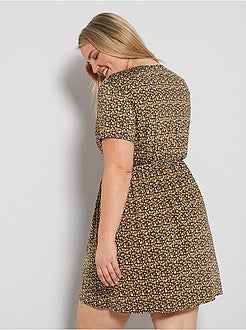 Vestido florido cruzado - Kiabi