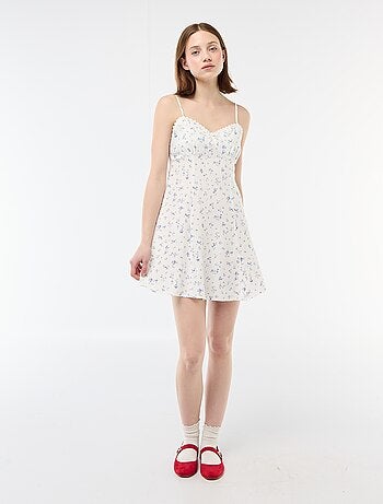 Vestido florido em linho misto