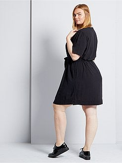 Vestido fluido com cinto - Kiabi