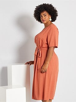 Vestido fluido com cinto - Kiabi