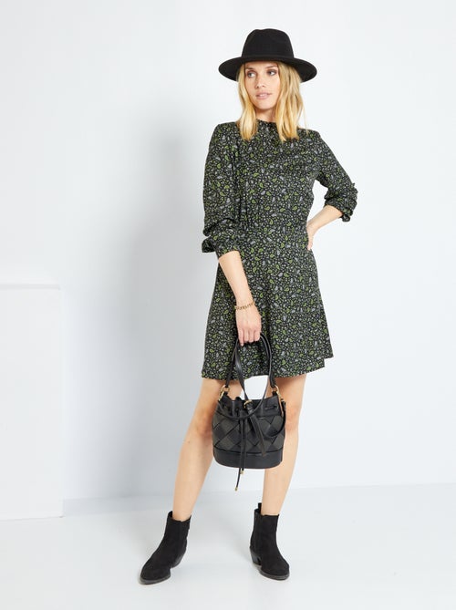 Vestido fluido com gola subida - Kiabi