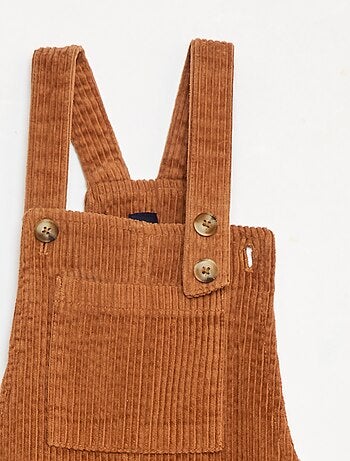 Vestido jardineira com bolso em veludo cotelê