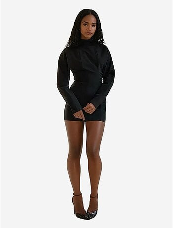Vestido justo com manga morcego e pregas hiccup