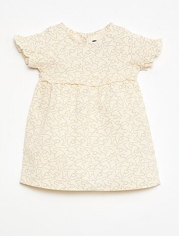 Vestido leve com mangas curtas com folhos