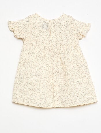 Vestido leve com mangas curtas com folhos