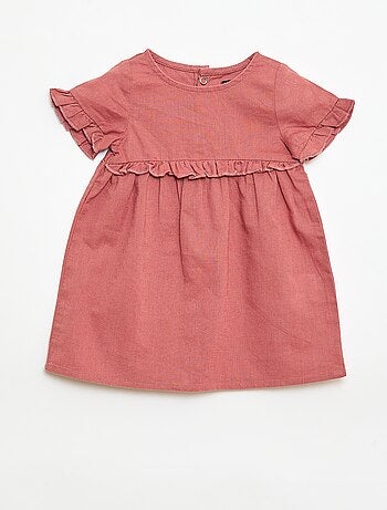 Vestido leve com mangas curtas com folhos