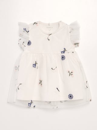 Vestido leve em tule