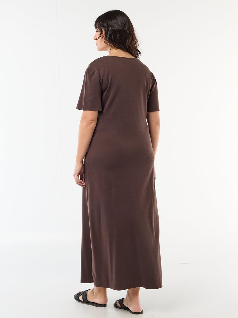 Vestido longo plissado com joia dourada Castanho - Kiabi
