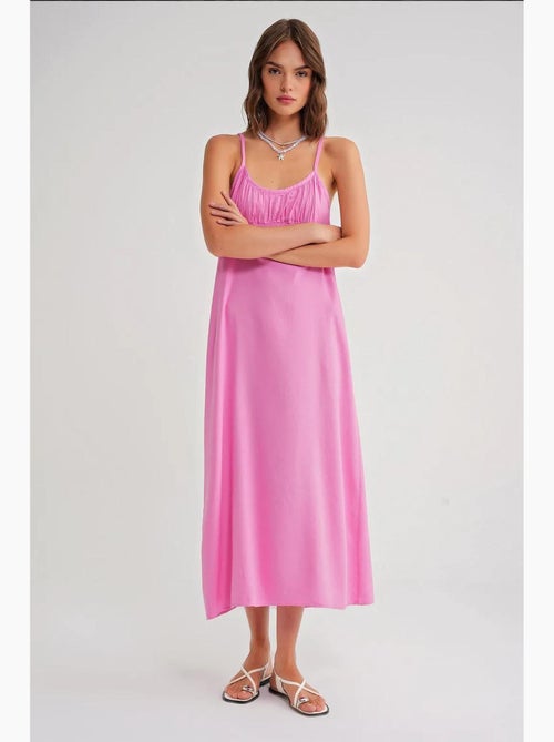 Vestido maxi com alças e detalhe franzido mixray - Kiabi Vestido maxi com alças e detalhe franzido mixray - Kiabi