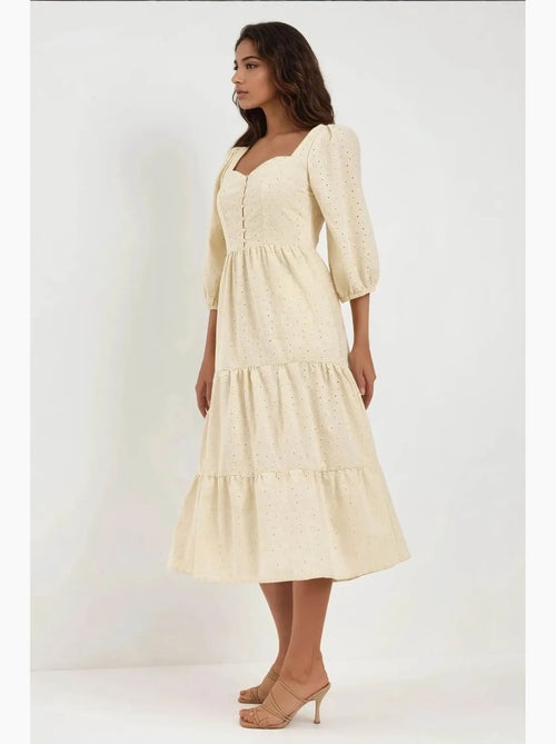 Vestido maxi com decote coração bordado hiccup - Kiabi