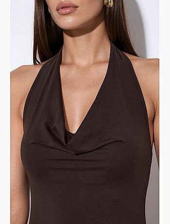 Vestido maxi com decote halter busem