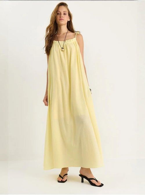 Vestido maxi com detalhe de folho lucci - Kiabi Vestido maxi com detalhe de folho lucci - Kiabi