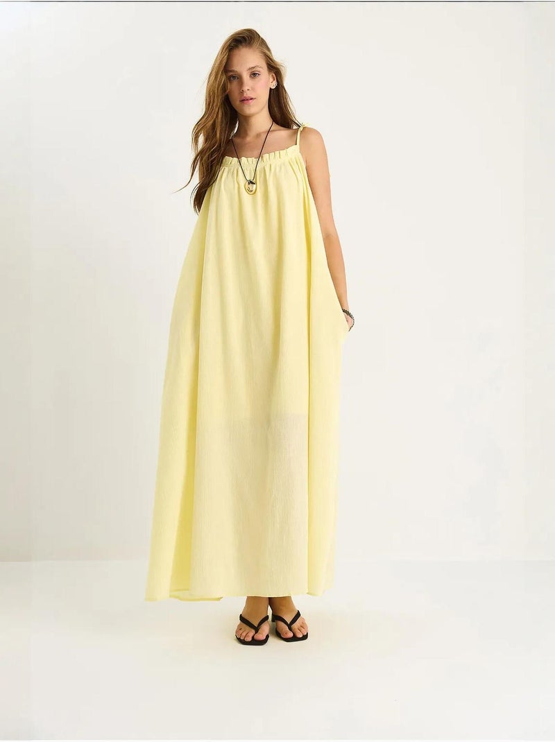 Vestido maxi com detalhe de folho lucci Amarelo-limão - Kiabi