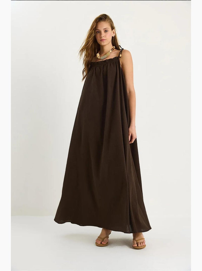 Vestido maxi com detalhe de folho lucci Castanho-avelã - Kiabi
