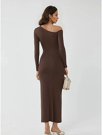 Vestido maxi com gola assimétrica e racha busem