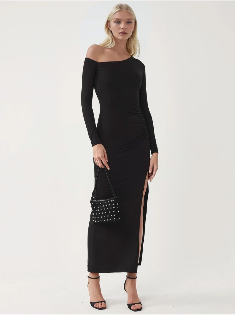 Vestido maxi com gola assimétrica e racha busem Preto - Kiabi