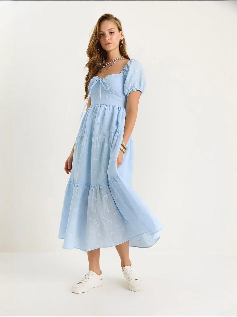 Vestido maxi com gola coração bordada lucci Azul-céu - Kiabi