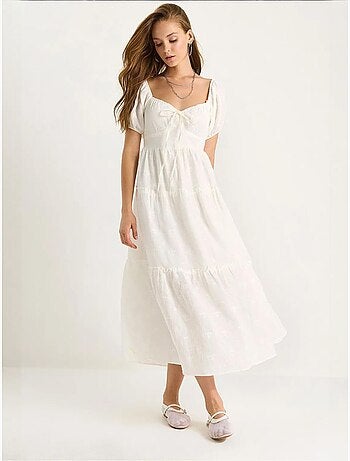 Vestido maxi com gola coração bordada lucci